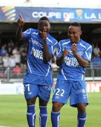  洛里昂主场遭遇暴雨侵袭，法甲比赛延期进行