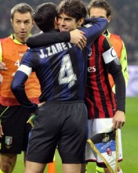  米兰双雄同城德比战平保留争冠悬念