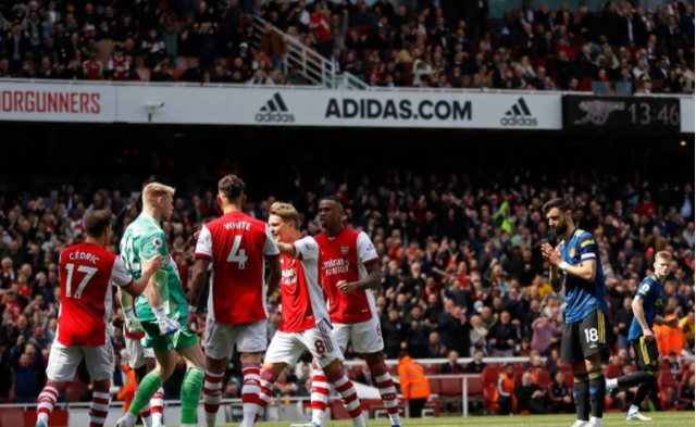  法兰克福主场奏凯积分反超跻身欧冠区行列