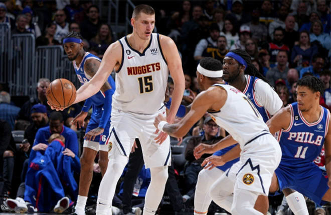  约基奇轰下超级两双率掘金击败快船