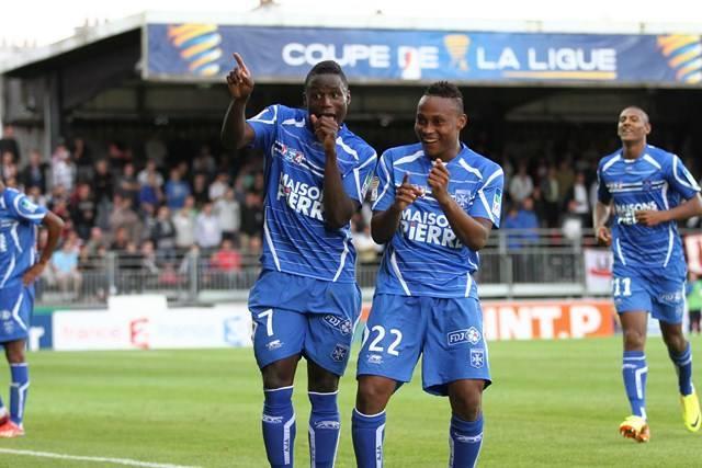  洛里昂主场遭遇暴雨侵袭，法甲比赛延期进行